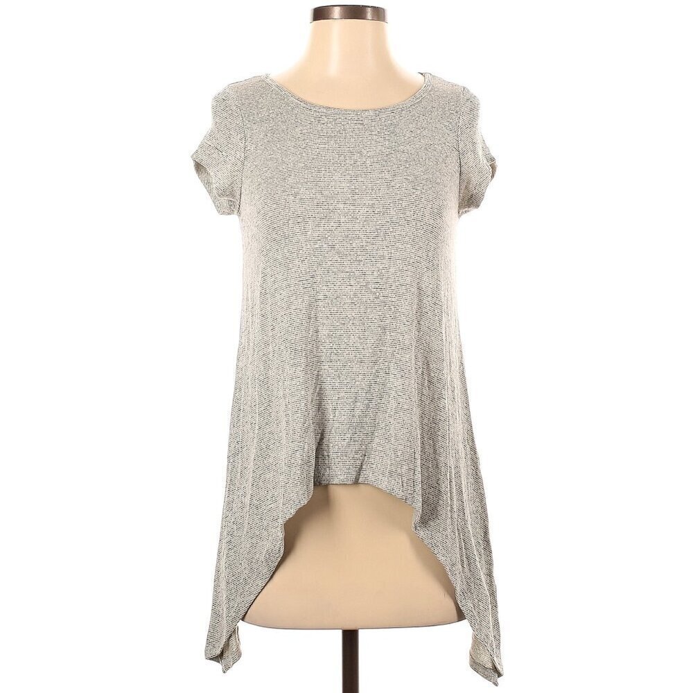 Aiden Y Gray Top Size MEDIUM Short Sleeve Tunic Sharkbite Hem Round Neck NWOT